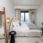 Villa Elements