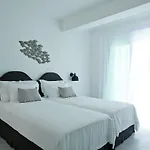 Villa Elements