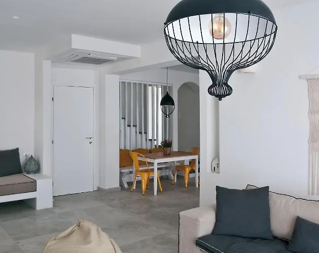 Willa Elements Lardos