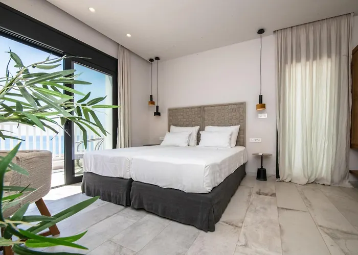 Elements Лардос